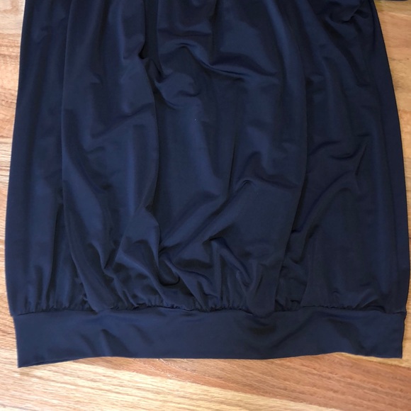 NWT Peek-a-Boo Shoulder Black Top - Picture 3 of 5